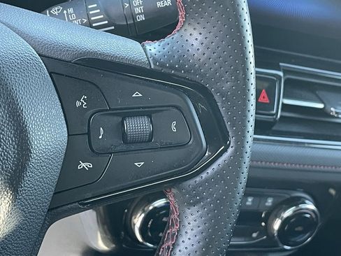 Used 2025 Chevrolet TrailBlazer RS w/ Convenience Package image 27