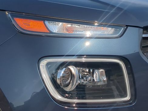 New 2025 Hyundai Venue Limited FWD image 11