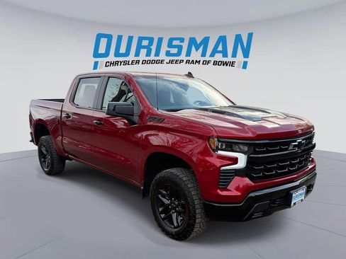 Used 2024 Chevrolet Silverado 1500 LT Trail Boss w/ Convenience Package II AWD/4WD image 1