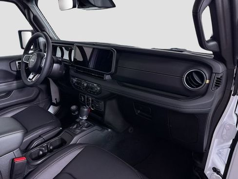 New 2025 Jeep Wrangler Sahara image 27