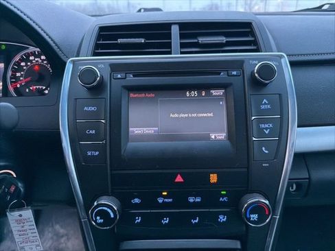 Used 2017 Toyota Camry SE w/ Moonroof Package image 20