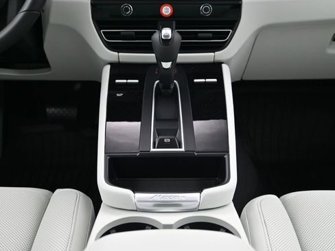 New 2026 Porsche Macan image 10