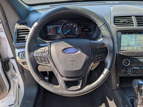 Used 2018 Ford Explorer XLT w/ Equipment Group 202A image 21