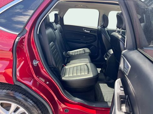 Used 2019 Ford Edge SEL w/ Equipment Group 201A FWD image 16