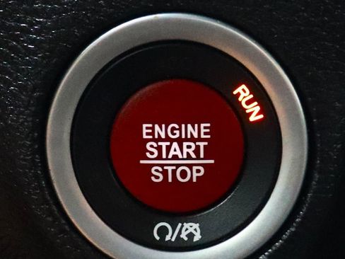 Used 2018 Dodge Challenger SRT Hellcat RWD image 51