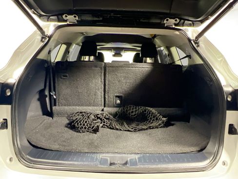 Used 2023 Toyota Highlander XLE FWD image 34