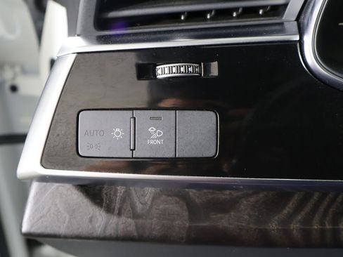 Used 2023 Audi Q8 Premium w/ Convenience Package image 37