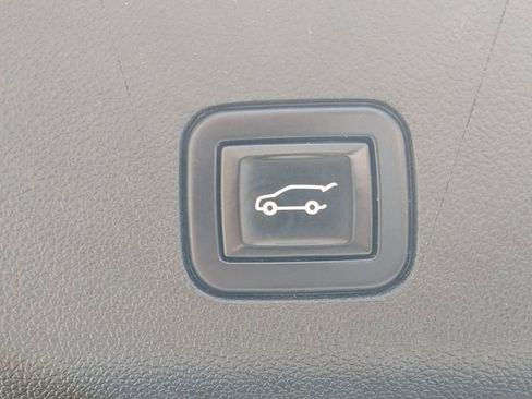 Used 2022 Chevrolet Tahoe LT image 14