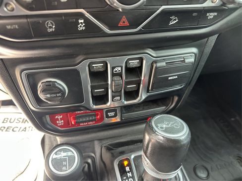 Used 2019 Jeep Wrangler Unlimited Rubicon AWD/4WD image 11