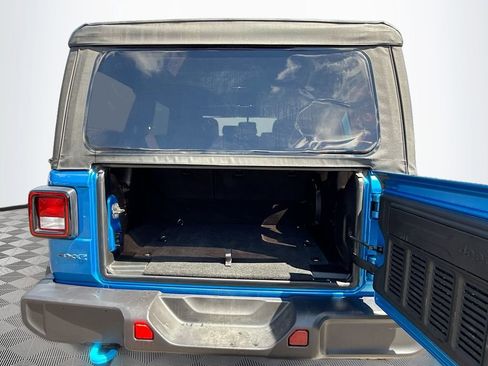 Used 2023 Jeep Wrangler Unlimited w/ Cold Weather Group image 30