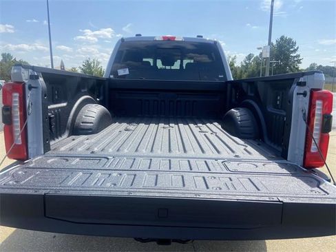 New 2026 Ford F250 Lariat w/ Black Appearance Package image 8