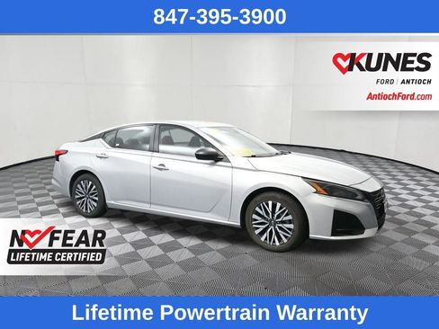 Used 2024 Nissan Altima 2.5 SV image 3