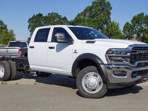 New 2025 RAM 5500 Tradesman image 23