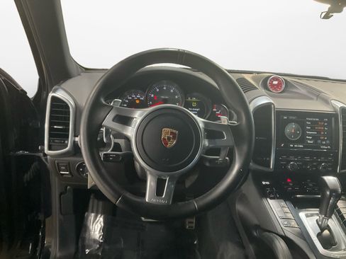 Used 2014 Porsche Cayenne S image 12