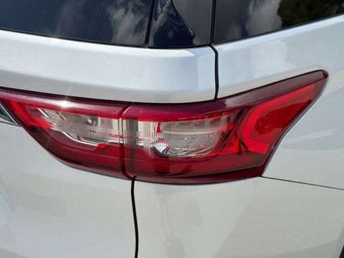Used 2019 Chevrolet Traverse LT w/ LPO, Cargo Package FWD image 9