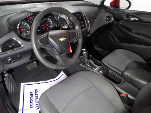 Used 2019 Chevrolet Cruze LS image 7