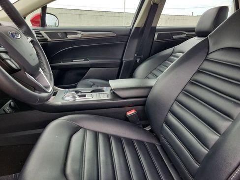 Used 2020 Ford Fusion SEL FWD image 17