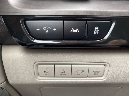 Certified 2023 Kia Carnival EX image 24