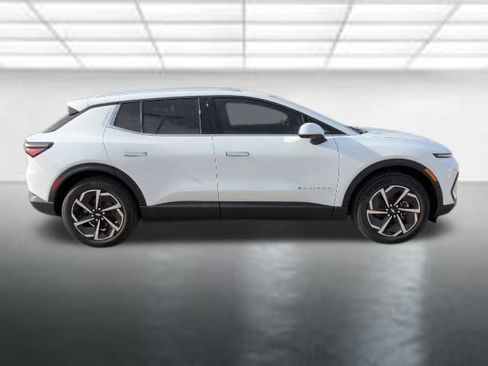 New 2026 Chevrolet Equinox EV LT image 31