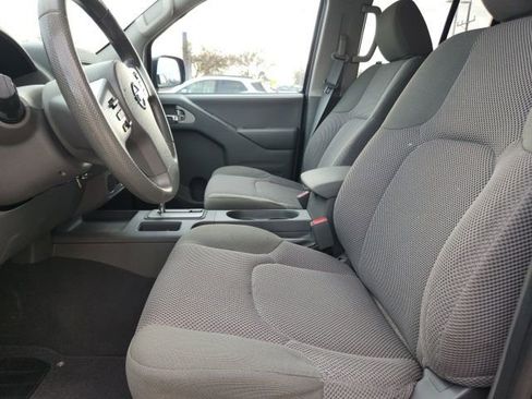 Used 2019 Nissan Frontier SV image 17