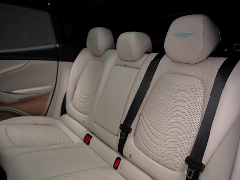 Used 2023 Aston Martin DBX AWD/4WD image 56