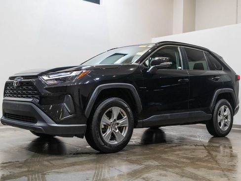 Used 2024 Toyota RAV4 XLE AWD/4WD image 3
