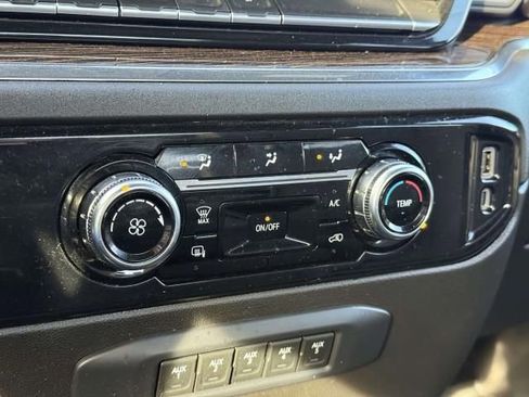 Used 2024 GMC Sierra 3500 SLE image 27