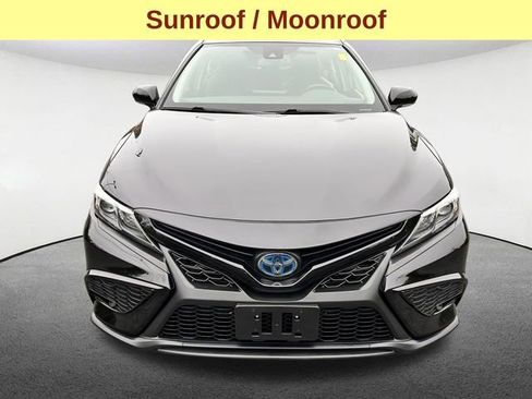 Used 2023 Toyota Camry SE w/ Cold Weather Package FWD image 4