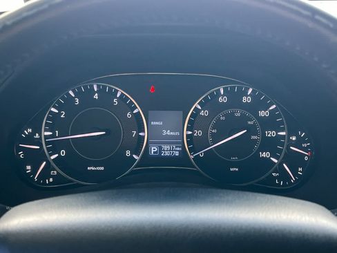 Used 2017 Nissan Armada Platinum w/ Interior Lighting Package RWD image 26