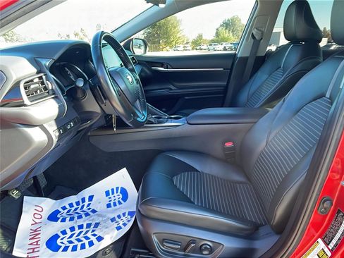 Used 2024 Toyota Camry SE image 21