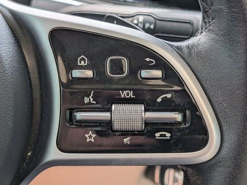 Used 2021 Mercedes-Benz GLB 250 image 27