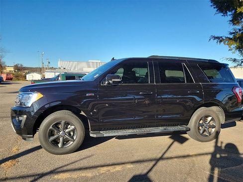 Used 2020 Ford Expedition XLT w/ Equipment Group 202A image 3