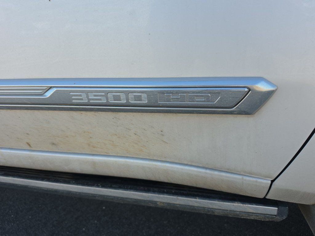 Used 2024 Chevrolet Silverado 3500 High Country w/ High Country Premium Package AWD/4WD image 7