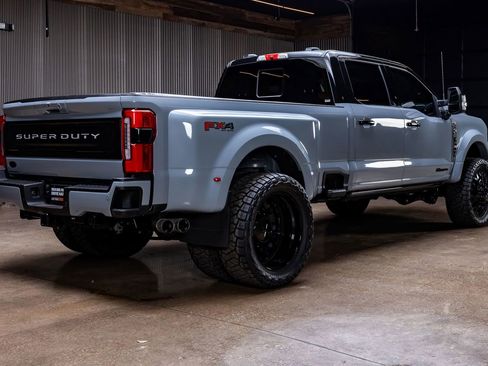 Used 2025 Ford F450 Platinum w/ Platinum Plus Package image 10