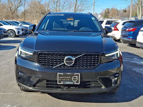 Certified 2025 Volvo XC40 B5 Plus image 2