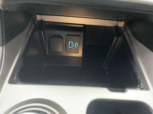 Used 2023 Ford Explorer XLT w/ Equipment Group 202A image 15