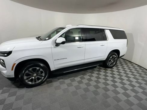 New 2026 Chevrolet Suburban LT w/ Comfort Package image 5