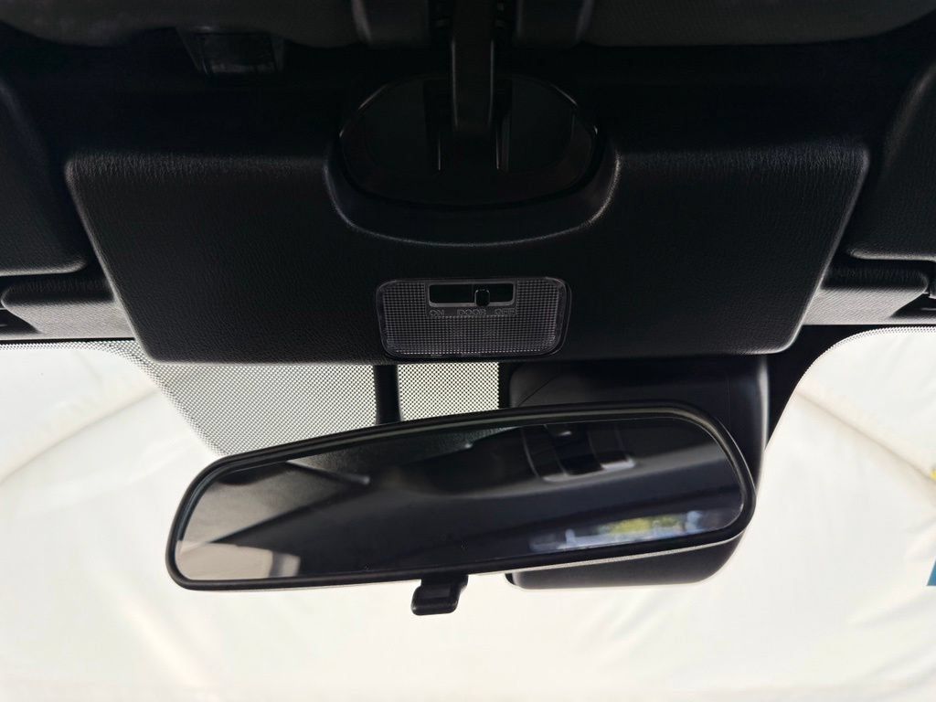 Used 2022 MAZDA MX-5 Miata Club RWD image 32