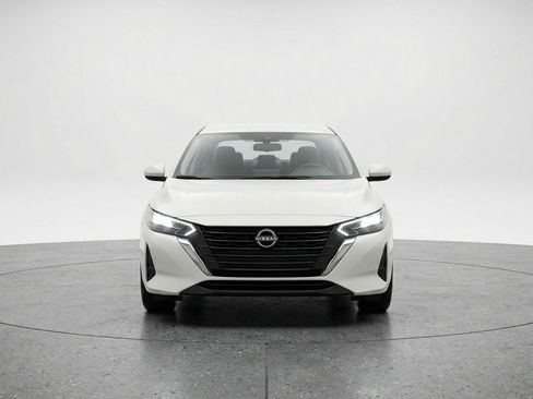 Used 2025 Nissan Sentra SV image 2