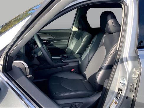 Certified 2026 Toyota Grand Highlander FWD image 7
