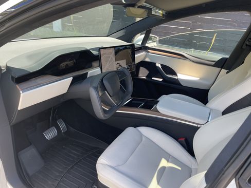 Used 2022 Tesla Model X AWD/4WD image 10