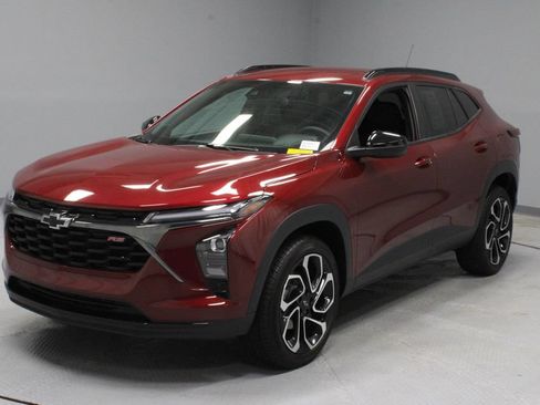 Used 2025 Chevrolet Trax RS w/ Driver Confidence Package FWD image 6