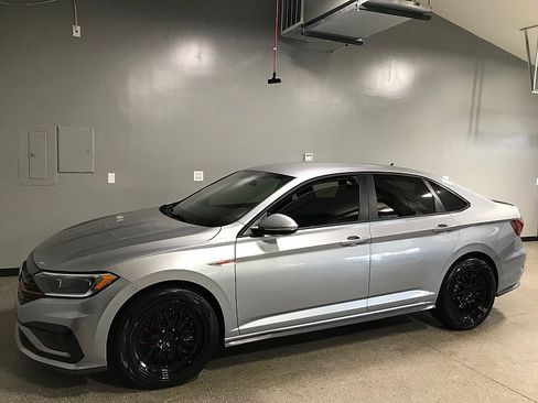 Used 2019 Volkswagen Jetta GLI FWD image 7