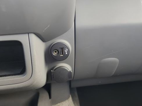 Used 2017 Nissan Frontier SV image 31