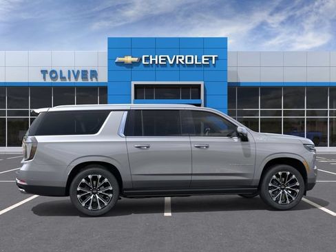 New 2026 Chevrolet Suburban High Country AWD/4WD image 6