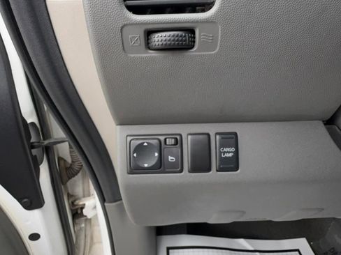 Used 2007 Nissan Frontier SE w/ SE Value Truck Pkg image 12