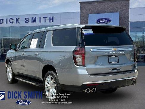 Used 2023 Chevrolet Suburban High Country RWD image 4