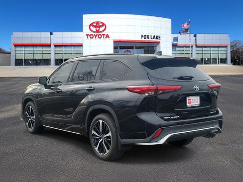 Used 2022 Toyota Highlander XSE image 3