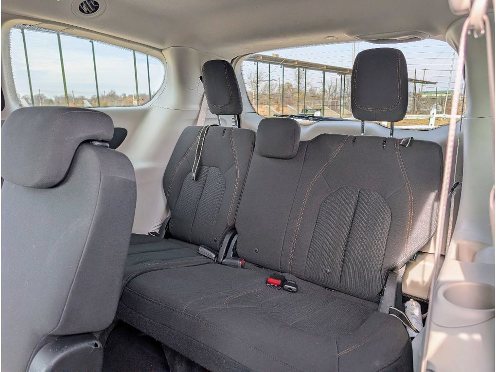 Used 2018 Chrysler Pacifica LX FWD image 17