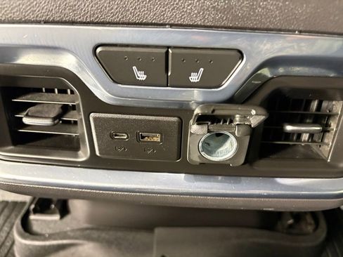 Used 2021 GMC Sierra 1500 AT4 w/ AT4 Premium Package AWD/4WD image 36